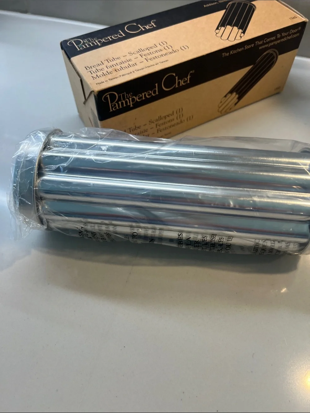 The Pampered Chef Stainless Steel Scalloped Bread Tube - Silver Never Opened!